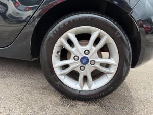Ford Fiesta 1.5 TDCI Zetec Hatchback 5dr Diesel Manual EURO 5 (75 PS)
