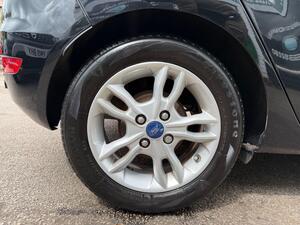 Ford Fiesta 1.5 TDCI Zetec Hatchback 5dr Diesel Manual EURO 5 (75 PS)