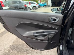 Ford Fiesta 1.5 TDCI Zetec Hatchback 5dr Diesel Manual EURO 5 (75 PS)