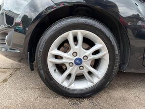 Ford Fiesta 1.5 TDCI Zetec Hatchback 5dr Diesel Manual EURO 5 (75 PS)