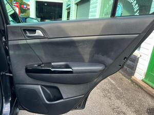 Kia Sportage 1.7 CRDI 3 SUV 5dr Diesel DCT EURO 6 (s/s) (139 BHP)