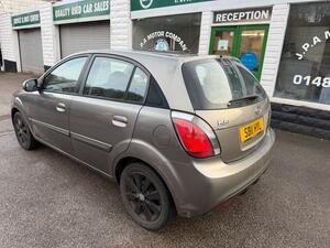 Kia Rio 1.4 Graphite Hatchback 5dr Petrol Manual (139 g/km, 95 BHP)