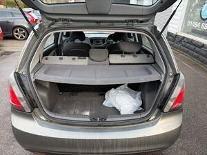 Kia Rio 1.4 Graphite Hatchback 5dr Petrol Manual (139 g/km, 95 BHP)