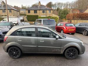 Kia Rio 1.4 Graphite Hatchback 5dr Petrol Manual (139 g/km, 95 BHP)