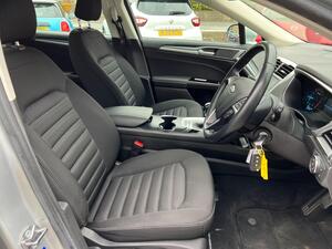 Ford Mondeo 2.0 TDCi ECO Zetec Edition Hatchback 5dr Diesel Manual Euro 6 (s/s) (150 ps)