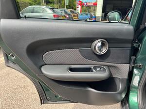MINI Clubman 1.5 Cooper Euro 6 (s/s) 6dr